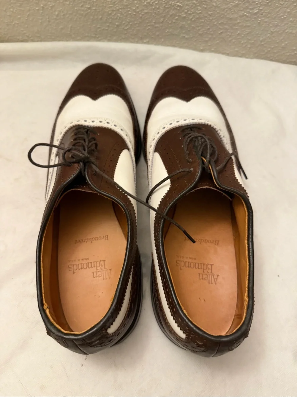 Allen Edmonds Brown and White Two-Tone Wingtip Oxfords, pre-owned,SZ9